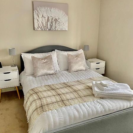 פלימות' Lovely 2 Bedroom, 2 Bathroom House With Parking. מראה חיצוני תמונה