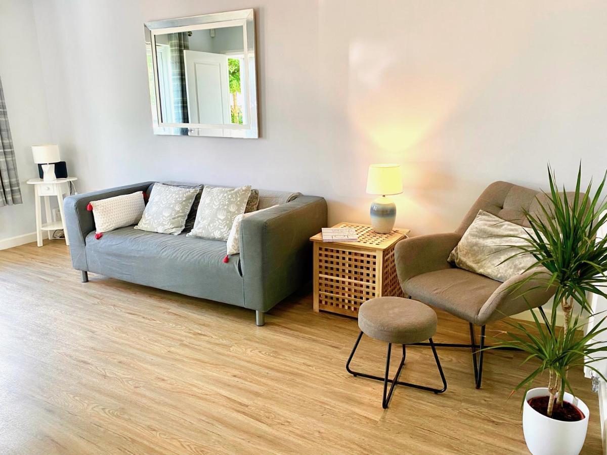 פלימות' Lovely 2 Bedroom, 2 Bathroom House With Parking. מראה חיצוני תמונה